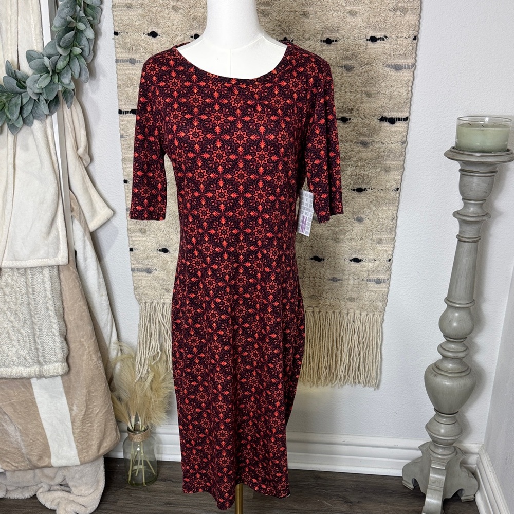 Nwt LuLaRoe Julia  Red and Black half sleeve  Sleeve Dress size M
